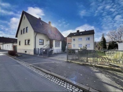 Mehrfamilienhaus & Ein-/Zweifamilienhaus auf einem Grundstück mit zusätzlichem Neubau-Potenzial!