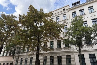 Ansprechende Eigentumswohnung zum sofortigen Einzug im denkmalgeschützten Jugendstilaltbau