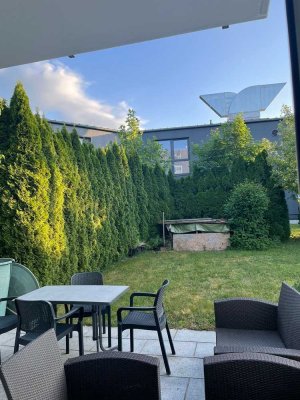 Tausche: Reiheneckhaus mit Garten und Einbauküche + Garage gegen 2-Zimmer-Wohnung in München
