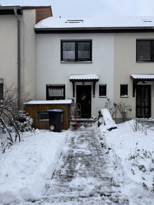 Gepflegtes Reihenhaus im Dresdner Norden mit 5 Zimmern, Keller und eigenem Garten