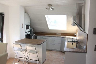 Schönes, helles, möbliertes DG-Apartment in ruhiger, zentraler Lage von Rödermark-Urberach