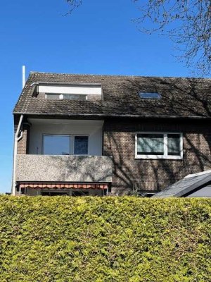 Dachgeschoss-Wohnung mit sonniger Dachterrasse und eigenem Parkplatz