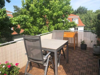 Stilvolle 2-Zimmer-DG-Wohnung mit geh. Innenausstattung mit Balkon und EBK in Blankenfelde-Mahlow