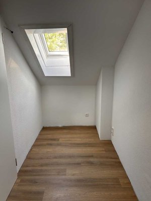 Helle 2-Zimmer-Wohnung im Dachgeschoss in Mainz-Bretzenheim