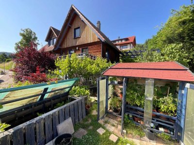 Neuwertiges freistehendes Einfamilienhaus in herrlicher unverbaubarer Lage von Baiersbronn.