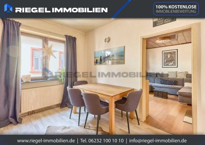 Sie hier? Wir auch! Zweifamilienhaus mit 3 Wohneinheiten und Garage in sehr beliebter Wohnlage