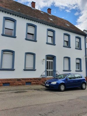 1,5 Zimmer Erdgeschosswohnung mit Terrasse und Stellplatz in Rülzheim