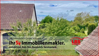 Ihr neues Zuhause
Charmantes Einfamilienhaus mit Scheune, Freisitz und Garten in Lustadt