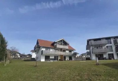 Bergpanorama inklusive - Geschmackvolle 3-Raum-Wohnung mit gehobener Ausstattung in Aitrang