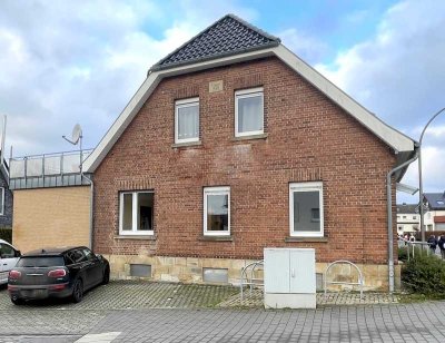 Provisionsfrei! Zentrale Lage - vielseitige Nutzung: Wohn- und Geschäftshaus zu verkaufen
