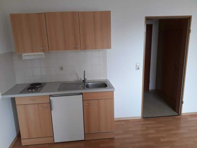 Perfekte 1-Zimmer-Wohnung mit Balkon & Einbauküche in Passau