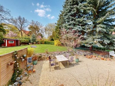 Bezugsfreie Doppelhaushälfte in Babelsberg – mit Garten, Kamin und Seenähe