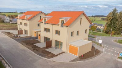 Modernes und ländliches Wohnen mit der Familie - Neubaudoppelhaushälfte in Muthmannshofen