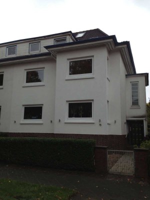 Villenviertel mit Garten 2,5-Zimmer mit Einbauküche