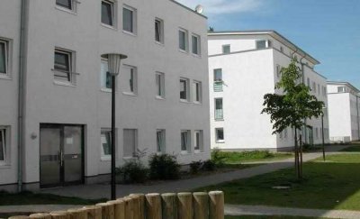 ANFRAGEN NUR PER NACHRICHT! Helle 2,5 Raum DG-Wohnung mit Balkon - einziehen wohlfühlen
