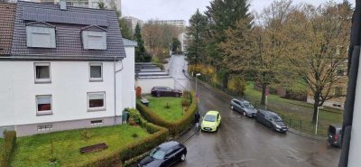 Freundliche, komforftable 2,5-Zimmer-DG-Wohnung mit gehobener Innenaustattung zur Miete