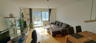 Gepflegte 2-Zimmer-Wohnung mit Balkon und Einbauküche in Poing