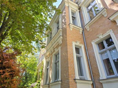 Einziehen und wohlfühlen | DG-Wohnung mit Balkon | Einbauküche | Gäste-WC | Keller