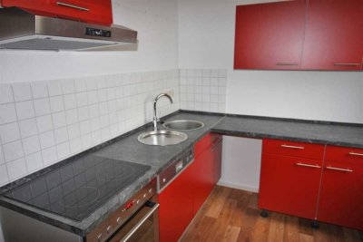 Schöne 2-Raum-Wohnung mit Einbauküche und Aufzug in gepflegtem Umfeld