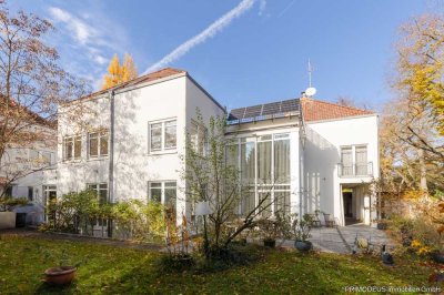 Charakteristisches Architektenhaus mit Galerie & Dachterrasse in Parknähe