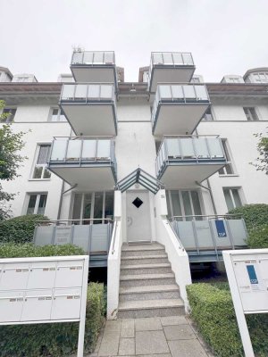 Helle Vier-Zimmer-Maisonette-Wohnung mit zwei Balkonen in Schwachhausen