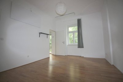 ZENTRALE GARCONNIERE MIT BALKON!
