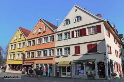Wohn-/Geschäftshaus mit Garage und Carport - Arbeiten und Wohnen vereint