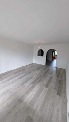 Helle, großzügige 3-Zimmer-Wohnung mit Bergblick in ruhiger Lage von Mitterfelden