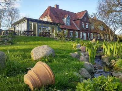Wohn-/Mehrfamilien-/Mehrgenerationshaus auf parkähnlichem Grundstück