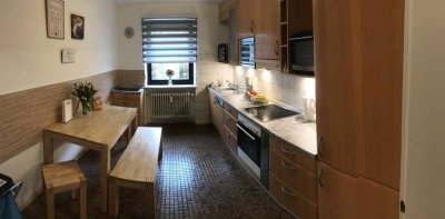 *2-Zimmer Terrasse* WG - geeignet* Einbauküche*  5 Min zur S-Bahn*