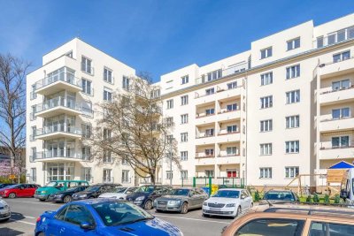 � Sofort verfügbar – � 0172-326 11 93 – Neubau-Maisonette mit viel Licht in Friedrichshain