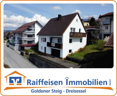 Solides Wohnhaus in ruhiger, zentrumsnaher Aussichtslage - Stadt Waldkirchen