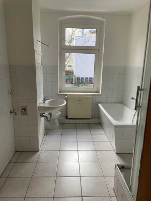 Schöne 1 Zimmerwohnung im Erdgeschoss ab dem 15.04.2025 / Dessau-Roßlau