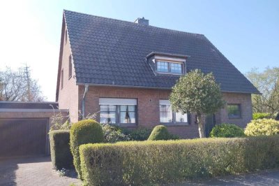 + Kaarst + Einfamilienhaus + Bj. 1960 + ca. 1. 462 m² Grundstück + ca. 154 m² Wohnfläche + Garage +