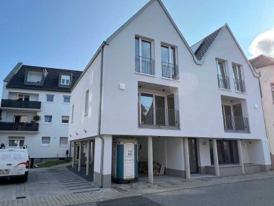 Stilvolle 3-Zimmer-Maisonette-Wohnung mit gehobener Innenausstattung mit Balkon und EBK in Weinheim
