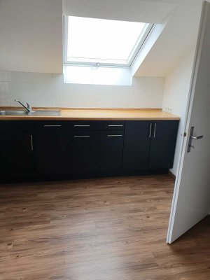 2-Zimmer-DG-Wohnung in Heilbronn-Ost Nähe Pfühlpark