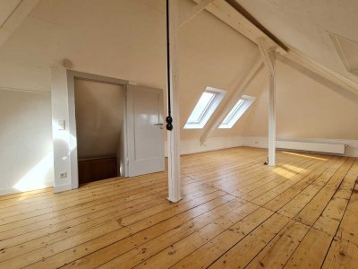Vollständig renovierte 3-Zimmer-Maisonette-Wohnung mit Einbauküche in Remscheid