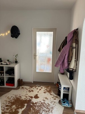 Nachmieter gesucht: Helle &amp;; charmante 2,5-Zimmer-Wohnung mit Balkon, Parkplatz &amp; Garten – ca. 70 m² Bezug nach Absprache ab sofort möglich!