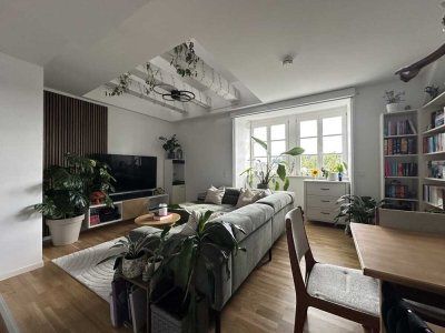 Zentrumsnahe Galeriewohnung mit Einbauküche und Tiefgarage