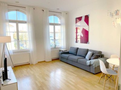 Ab 16.5. helle möblierte 2-Zi-Wohnung mit Altbau-Charme