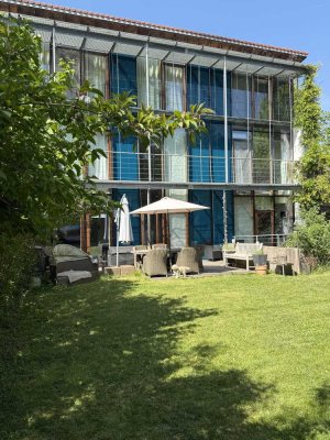 Modernes Architektenhaus mit schönem Garten direkt am Forst