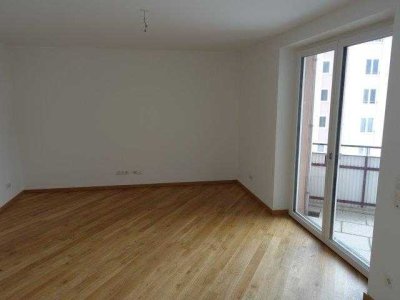 Traumhafte, helle Wohnung in moderner Wohnanlage (Baujahr 2022) mit sonnigem Balkon
