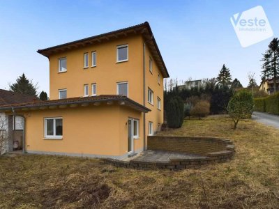 Preissenkung: Wohnhaus im Toskana-Stil mit ELW und Doppelgarage im Stadtbusbereich