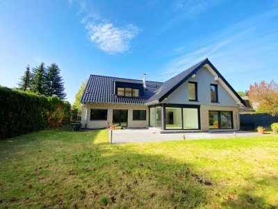 Freistehende Villa auf einem Traumgrundstück zu vermieten (Kurzzeitmiete 14-16 Monate)