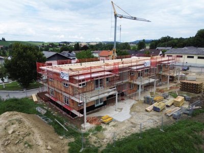 Sonnige und barrierefreie 2-Zimmer Wohnung mit großzügiger Terrasse und Gartenanteil zum kleinen Preis (Top 04)