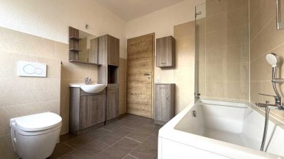 Schöne Wohnung mit Balkon und ggf. Küche im 1.OG * in Goddert