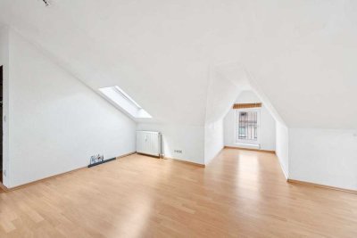 Romantische Dachgeschosswohnung mit Altbauflair und Blick über die Dächer Nürnbergs