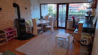 Helle 2-Zimmer-Wohnung mit großem Balkon, Stellplatz & sehr guter Anbindung in Karlsruhe