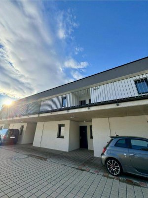 Luxus Wohnung mit Balkon, Reihenhaus-Style