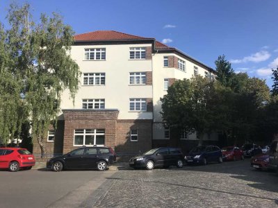 3 ZKB, Balkon - Altbau in zentraler Lage